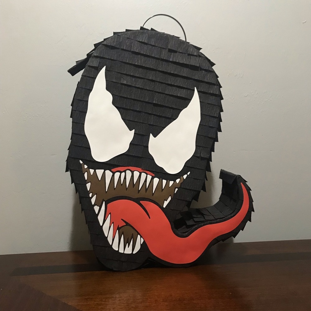 Venom pinata